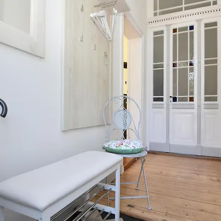 Komfort Mit Schlossblick Lägenhet